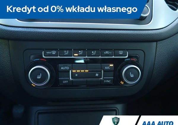 Volkswagen Tiguan cena 50000 przebieg: 179763, rok produkcji 2013 z Cieszanów małe 301